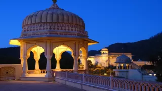 10 Offbeat Places to