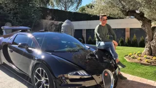 Cristiano Ronaldo Worlds First Billionaire Player - Know his Salary