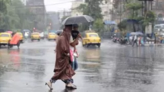 IMD Issues Yellow Alert: Rain, Storms Expected in Kolkata