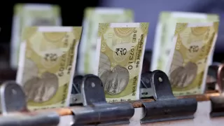 India Rupee May Crash Past 90 Without Urgent RBI Support
