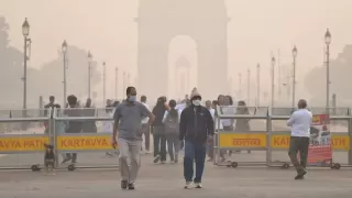 Post-Diwali Pollution Hits Delhi-NCR, North & South India | Cyclone Alert