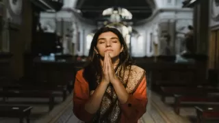 Powerful Lakshmi Puja Mantras and Aarti for Diwali 2025