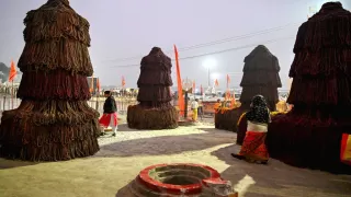 महाकुंभ में 12 ज्योतिर्लिंगों की अनोखी दुन‍िया, 5.51 करोड़ रुद्राक्ष के शिवलिंग