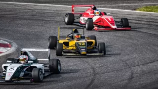 Top 5 Formula 1 Drivers Dominating the 2025 Season