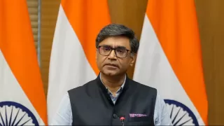 What was discussed between India and Pakistan regarding ceasefire?