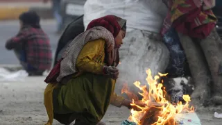 Delhi Freezes as Temperature