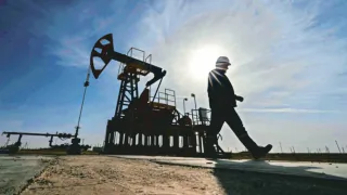 Saudi Oil Hits 26-Year Low: A Direct Win For Indian Consumers Saudi Oil Hits 26-Year Low: A