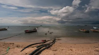Trumps Venezuela Oil Revival Plan Risks $100 Billion Bet