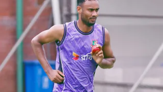 Who is the bowler with the most international wickets in 2026? Who is the bowler with the