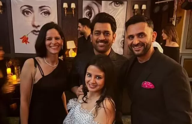 MS Dhoni and Jatin family Picture