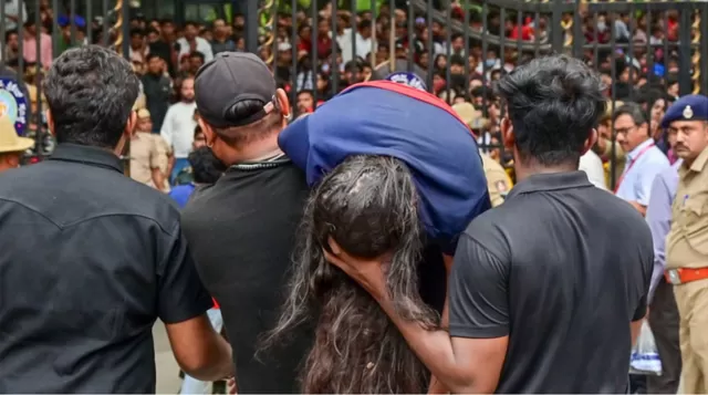 RCB Victory Parade Stampede Photos Picture