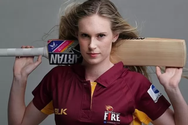 Holly Ferling Picture