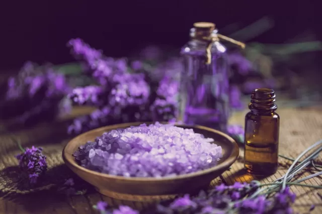 Rock Salt & Essential Oil Picture