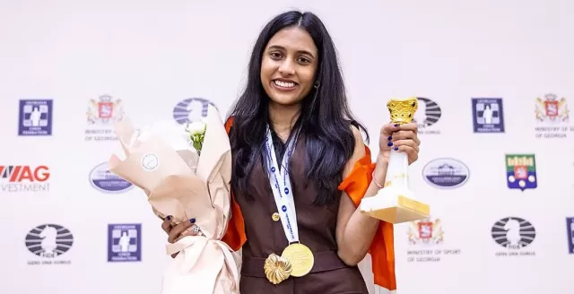 Divya Deshmukh Picture