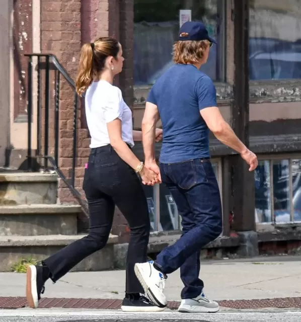 Tom Cruise and Ana de Picture