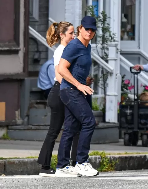 Tom Cruise and Ana de Picture