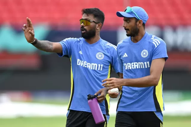 hardik pandya axar patel Picture