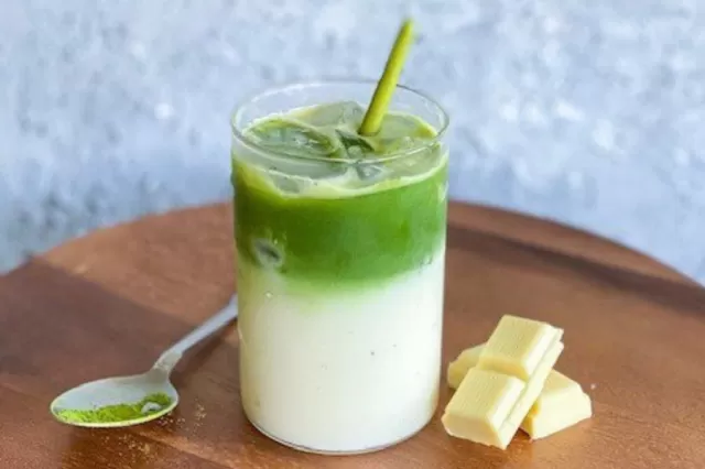 Matchacinno and White Chocolate Matcha Picture