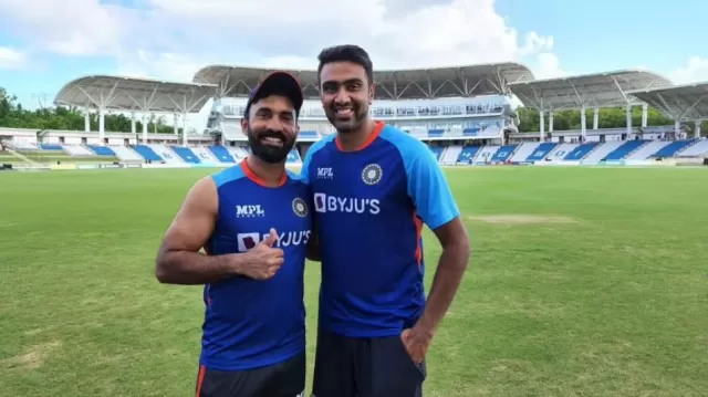 Ravichandran Ashwin, Dinesh Karthik Picture
