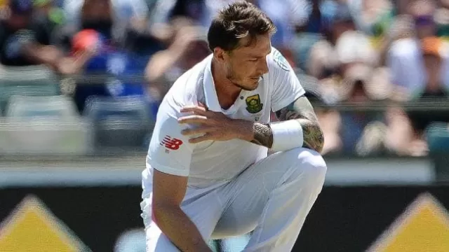 shoulder injury cricket Picture
