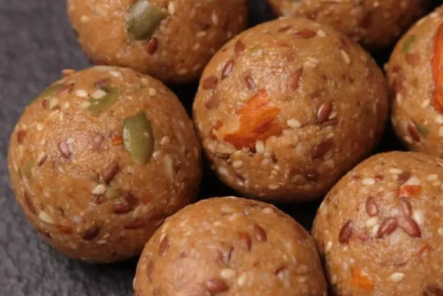 Oats and Nuts Laddoos Picture