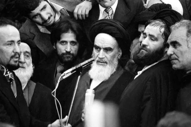 Ayatollah Khomeini Picture