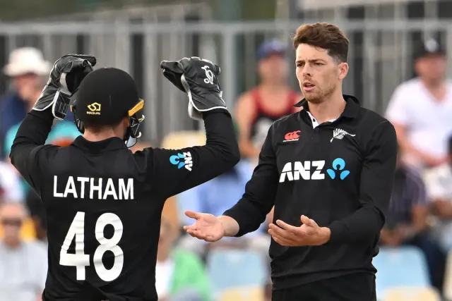 tom latham Mitchell Santner Picture