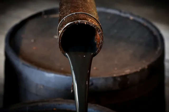 crude oil India Picture