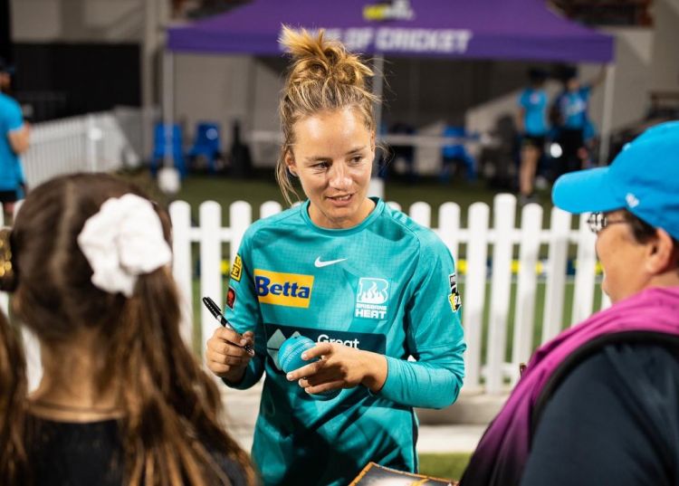 DANIELLE WYATT Picture