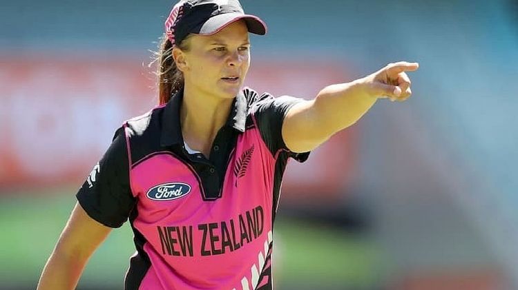 SUZIE BATES Picture