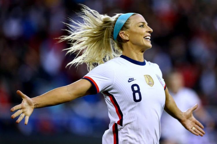Julie Ertz Picture