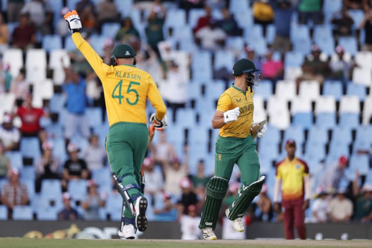 south africa run chase Picture