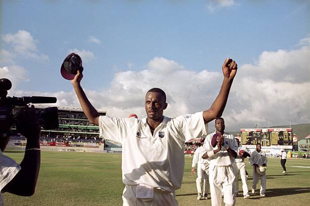Courtney Walsh Picture