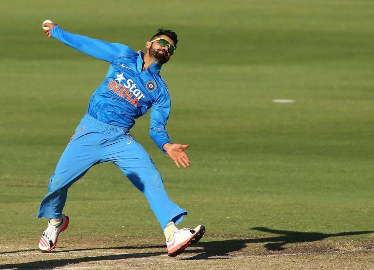 Virat Kohli bowling career Picture