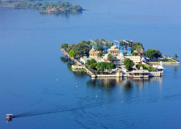 Lake Palace Picture