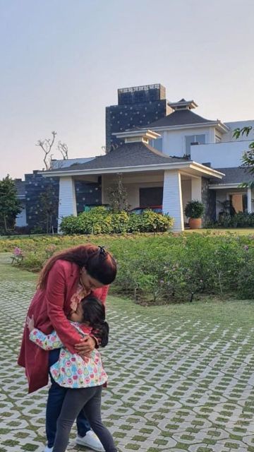 Ms dhoni home Picture