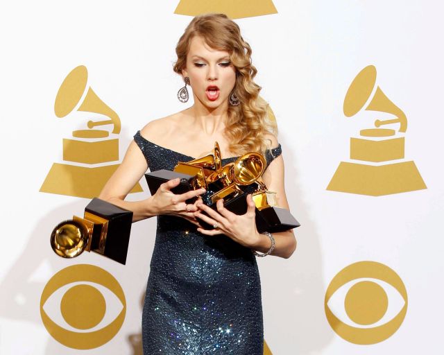 Taylor Swift award Picture