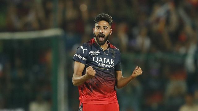rcb playing 11 bowling attack Picture