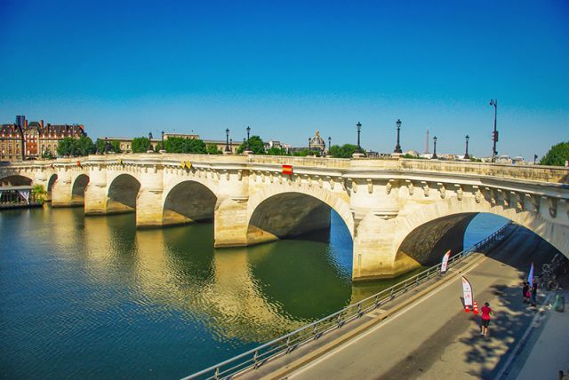 Cross Pont Neuf Picture