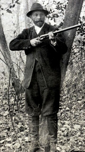 Live pigeon shooting Picture