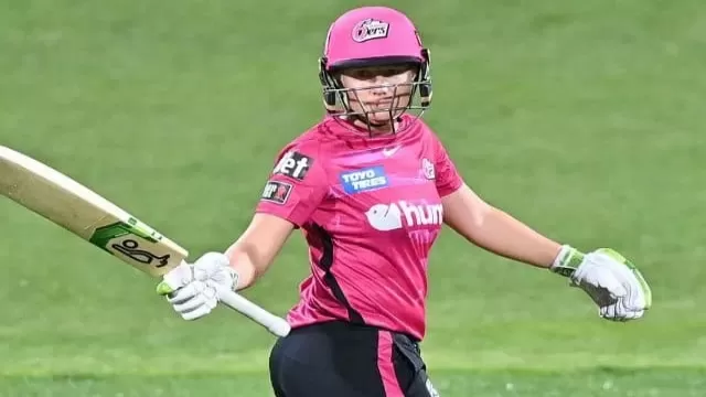 Alyssa Healy show pushes Sydney Sixers to