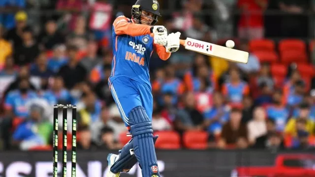 Australia Tighten Grip as India Struggle to