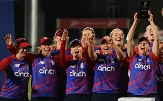 Danielle Wyatt steers England to T20I