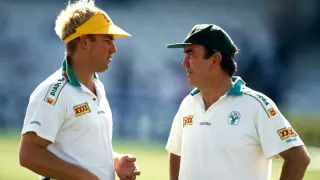 Former Australia captain Bob Simpson dies
