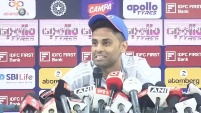 India Aim Dominance as South Africa Struggle