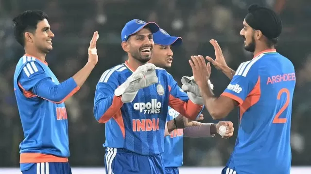 India Aim to Dominate South Africa After