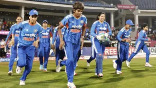 India Aim to End Dream Year