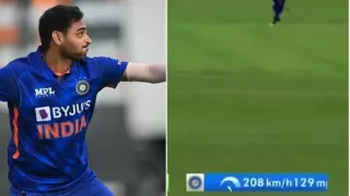 IRE vs IND - Bhuvneshwar breaks