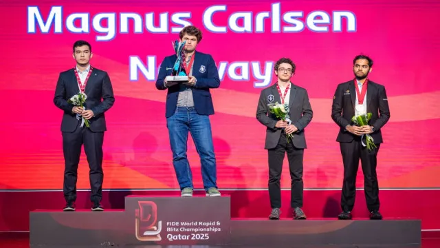 Magnus Carlsen and Bibisara Assaubayeva Win Blitz