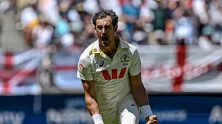 Mitchell Starc Breaks Left-Arm Pacer Record: